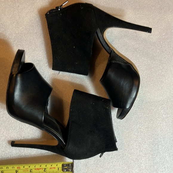 APT9 open toe peep toe ankle strap heels. - Picture 5 of 6